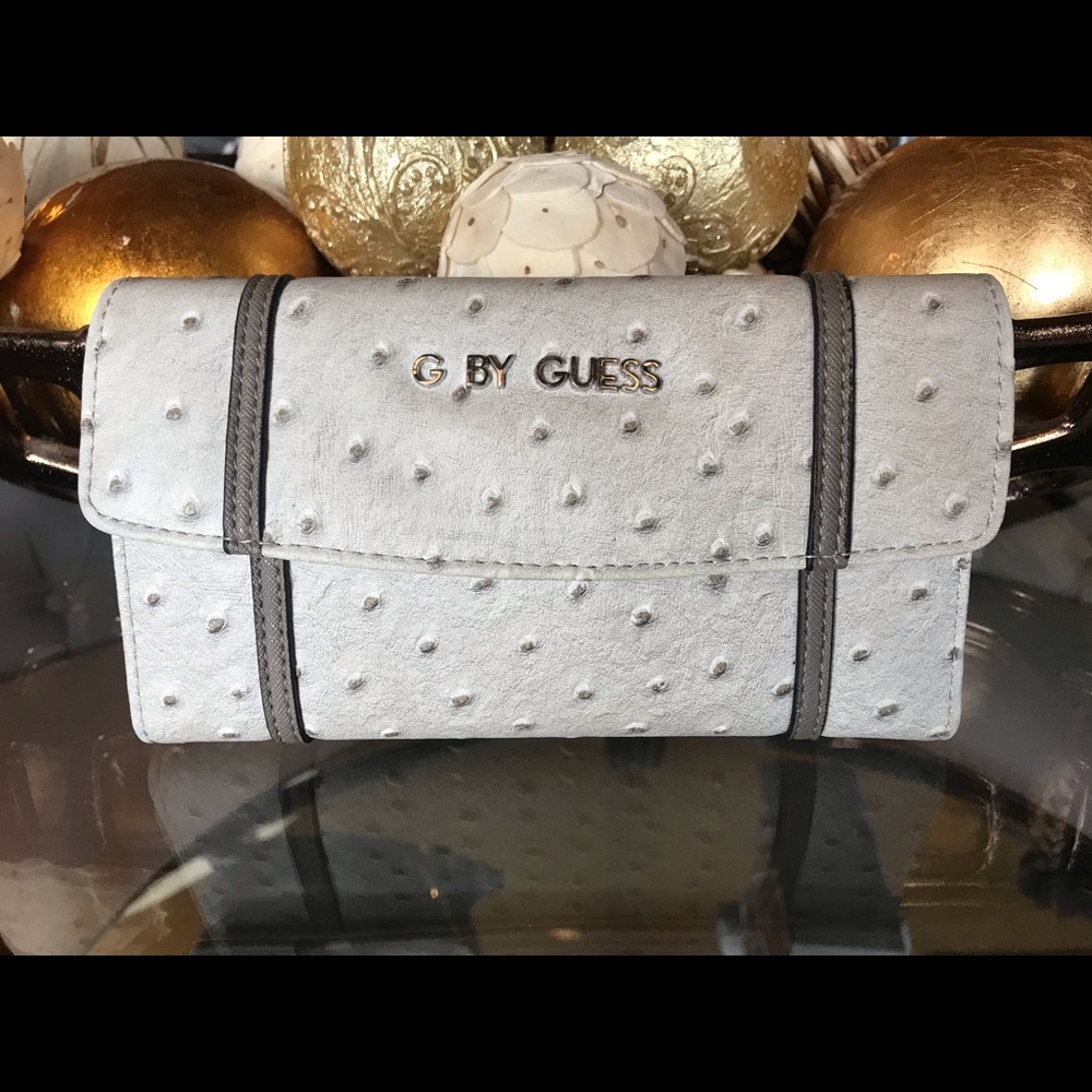 Wallet G by Guess